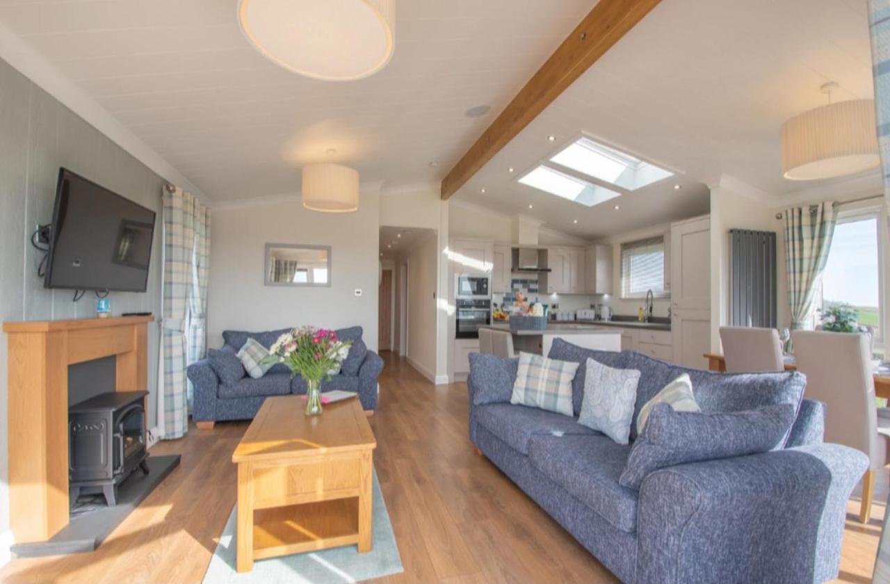 Luxury Family Beechwood Lodge With Hot Tub Lochwinnoch Eksteriør bilde