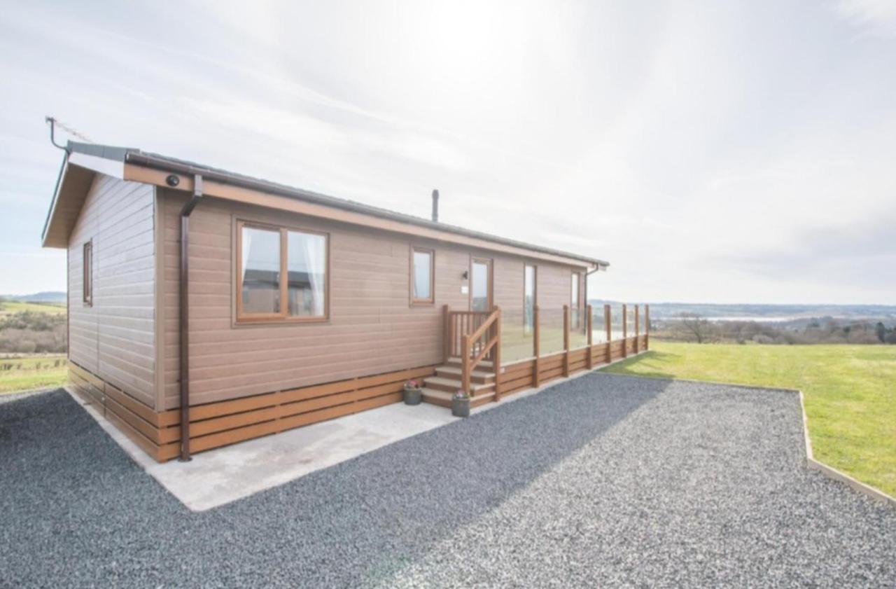 Luxury Family Beechwood Lodge With Hot Tub Lochwinnoch Eksteriør bilde