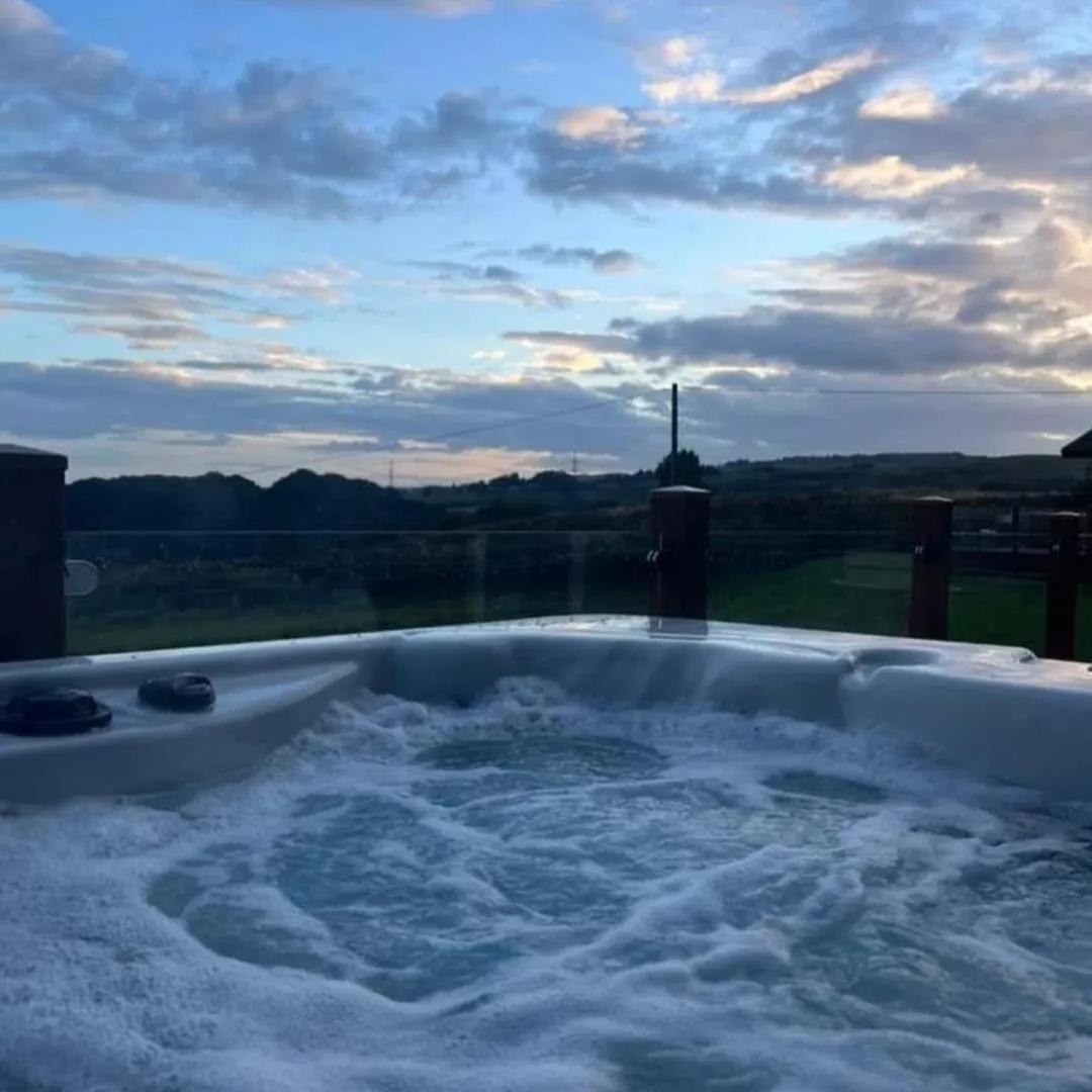 Luxury Family Beechwood Lodge With Hot Tub Lochwinnoch Eksteriør bilde